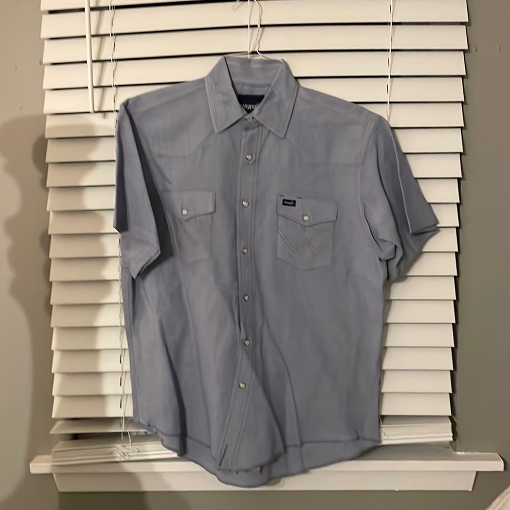 Like new Boys size 16 Wrangler Pearl Snap